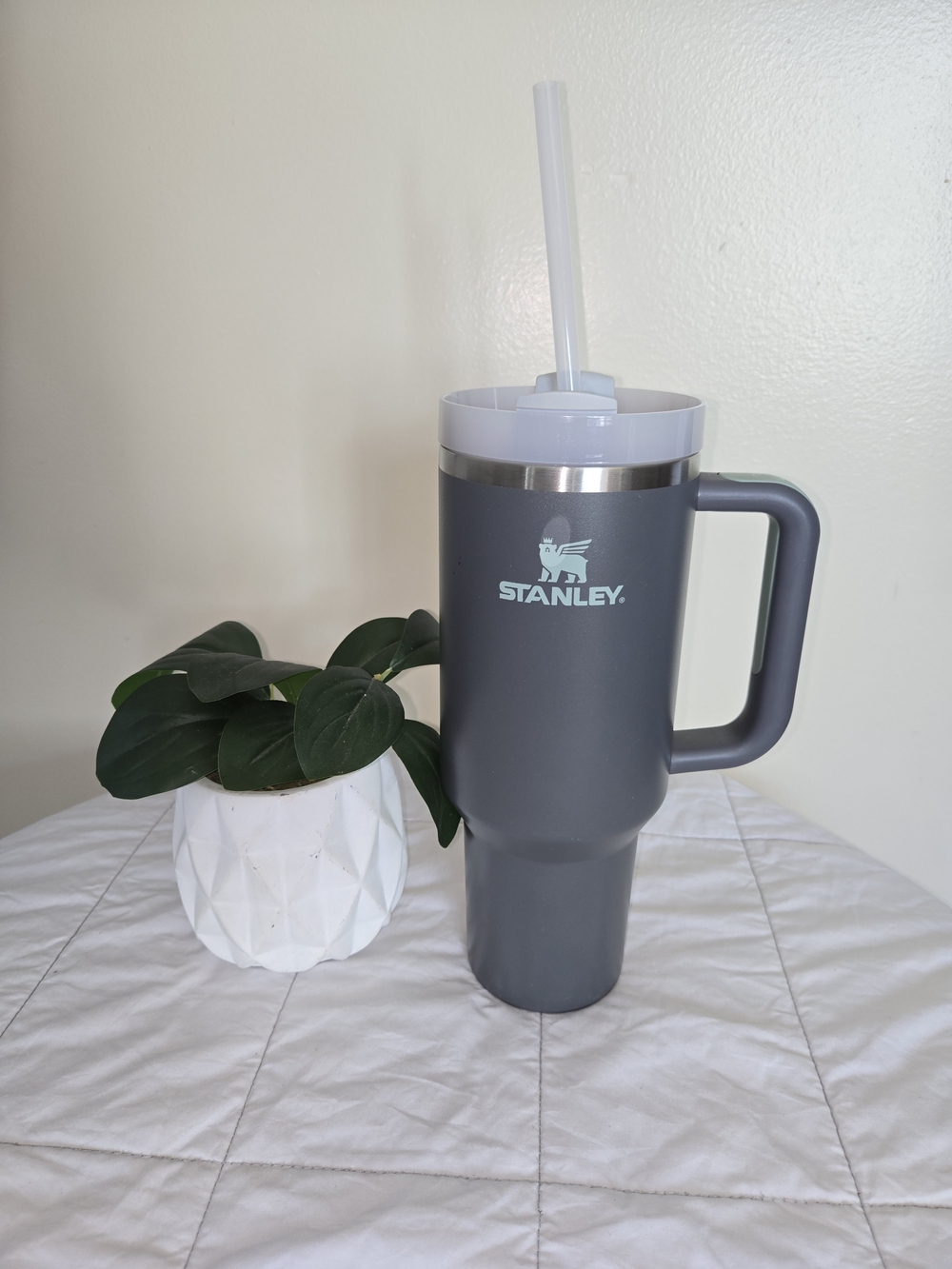 Stanley Quencher 40oz Tumbler Gray - Picture 3 of 6
